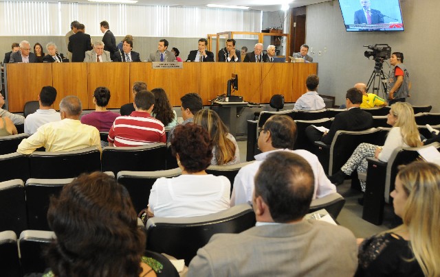 Comissão de Política Agropecuária e Agroindustrial debateu questões relativas à cafeicultura mineira, em especial o Projeto de Lei 4.703/13