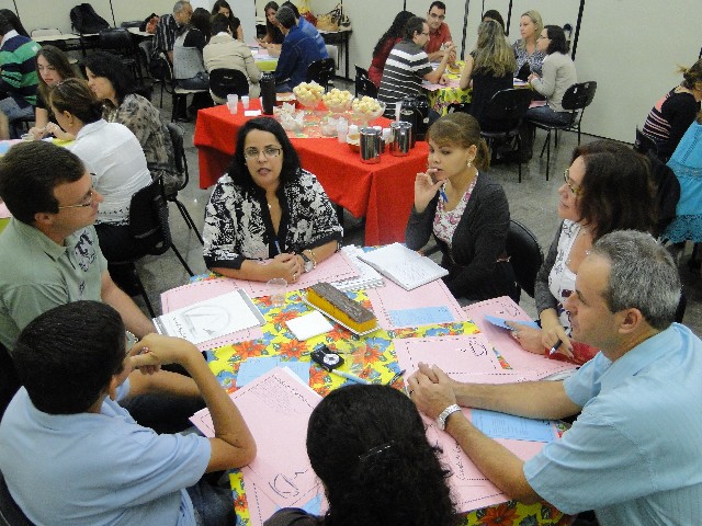 Ciranda de conversas com coordenadores do Parlamento Jovem Minas para avaliação da Edição 2011 do evento