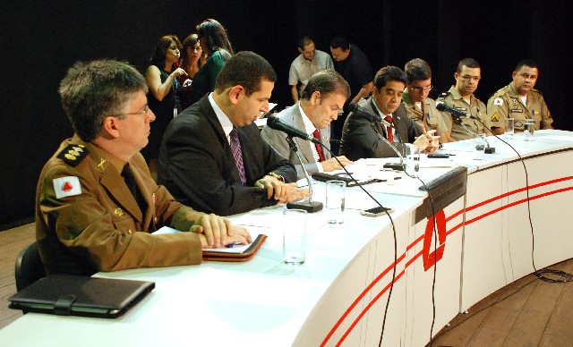 O assunto foi debatido em audiência pública da Comissão de Direitos Humanos realizada nesta quarta (25)