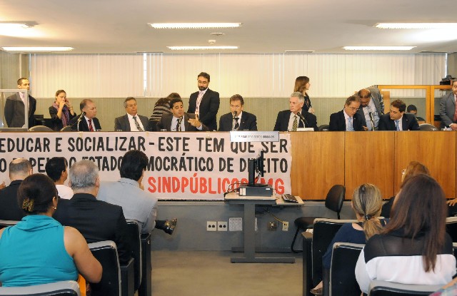 As principais reclamações apresentadas na audiência são sobre superlotação, falta de recursos e número insuficiente de agentes socioeducativos
