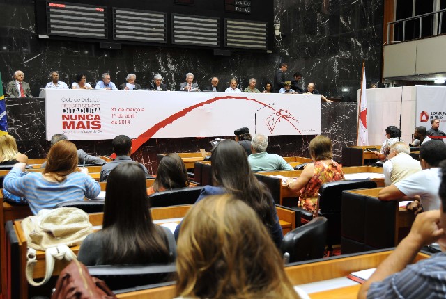 A programação do Ciclo de Debates Resistir Sempre, Ditadura Nunca Mais – 50 Anos do Golpe de 64 continua nesta terça-feira (1°/4), no Plenário
