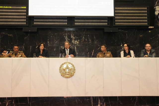 Reunião especial em homenagem ao Programa Educacional de Resistência às Drogas