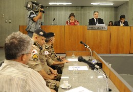 Comissão de Segurança Pública - obtém esclarecimentos sobre supostas irregularidades na conduta de policiais civis da 4ª Delegacia do Barreiro