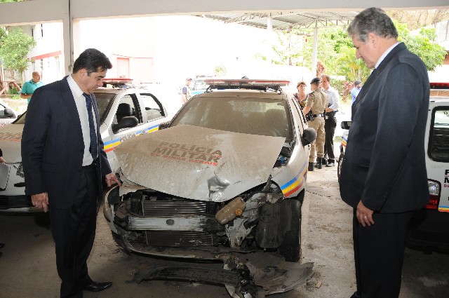 De acordo com o responsável pela área de logística do batalhão, cerca de 30 carros, dos 120 disponíveis, encontram-se parados aguardando reparos