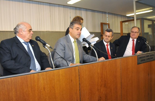 Foram aprovados requerimentos de debates sobre a greve dos caminhoneiros e a crise do setor hoteleiro em Belo Horizonte, entre outros assuntos