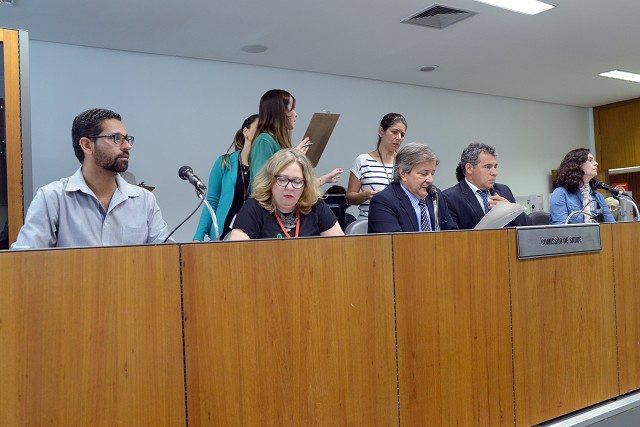 Comissão de Saúde da ALMG realizou audiência pública na tarde desta quarta-feira (9)