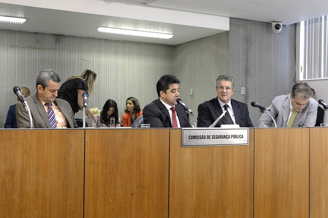 Audiência pública prevista não ocorreu devido à ausência dos convidados