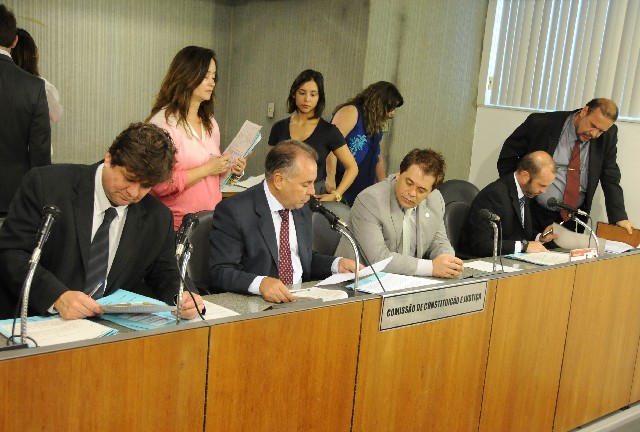 CCJ opinou pela legalidade da proposição