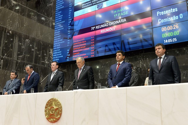 Autoridades informaram que ao menos 75 pessoas podem ter morrido no acidente