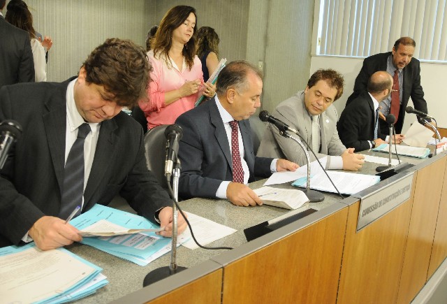 Substitutivo apresentado por André Quintão propôs a adoção de medidas educativas para evitar problemas com lareiras em hotéis