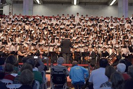 A Cantata foi composta por 300 vozes de 19 corais de instituições mineiras. No repertório, 12 músicas, sendo cinco delas inéditas no evento