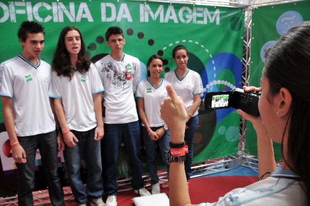 Estudantes mandam seu recado pelo vídeo
