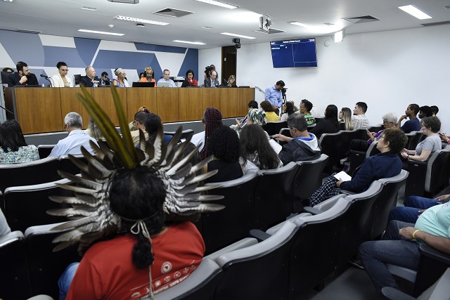 Comissão de Direitos Humanos - debate sobre as políticas públicas para os povos e comunidades tradicionais