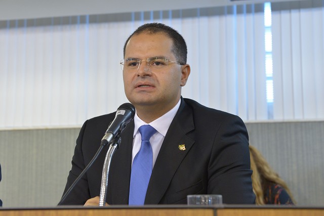 Danilo explicou que estão sendo definidos critérios para aproveitar servidores antigos e da nova geração