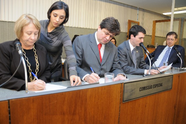 PEC da Ficha Limpa tramita em primeiro turno e segue, agora, para apreciação em Plenário