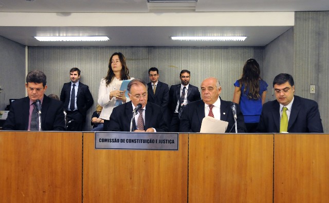 A CCJ analisou proposições durante reunião nesta terça (20)