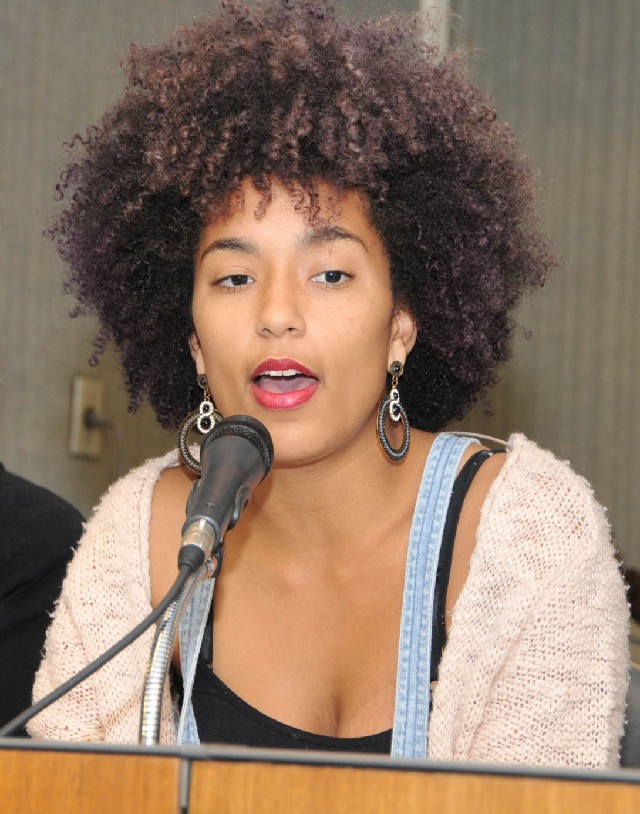 Natália Gomes lembrou de agressão que sofreu durante manifestação no Iemg