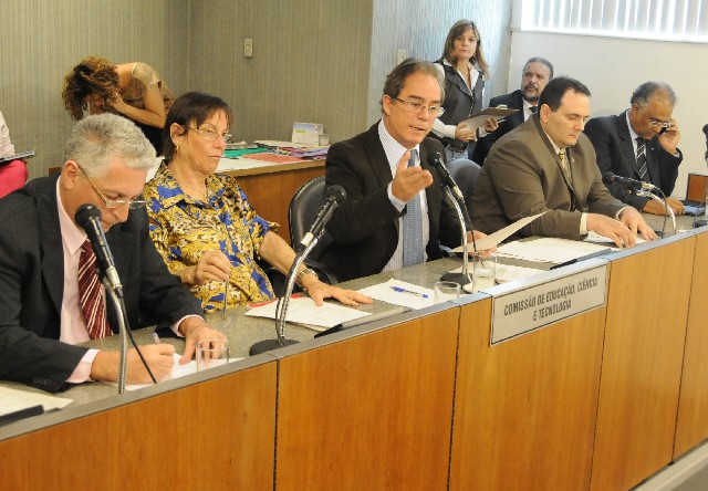 Comissão de Educação, Ciência e Tecnologia - debate sobre a situação dos educadores estaduais