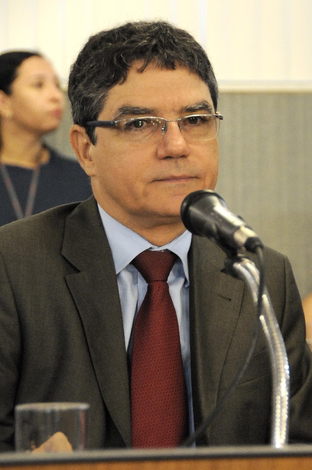Fausto Pereira dos Santos falou sobre programas que têm desempenho orçamentário próximo de 0%