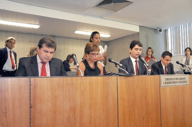 Parlamentares também querem discutir a instalação de aterro sanitário em Divinópolis