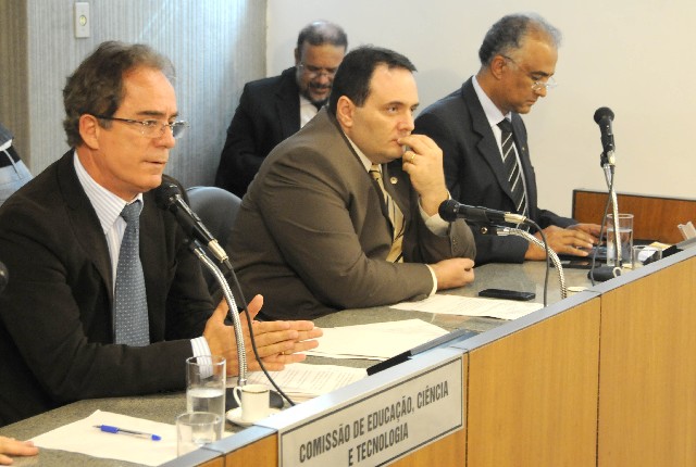Comissão de Educação, Ciência e Tecnologia - debate sobre a situação dos educadores estaduais
