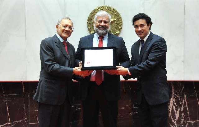 Luís Carlos Saraiva Neves (centro) falou sobre o desafio de a Geap Autogestão em Saúde ser uma instituição sem fins lucrativos