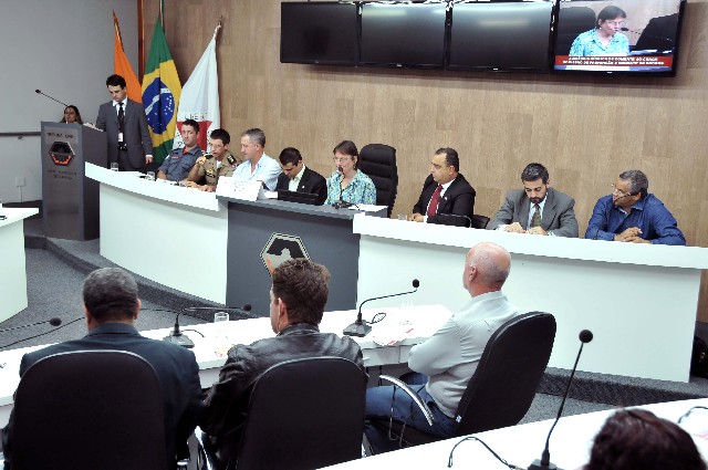As informações foram apresentadas em Divinópolis na audiência pública da comissão nesta quarta-feira (6)