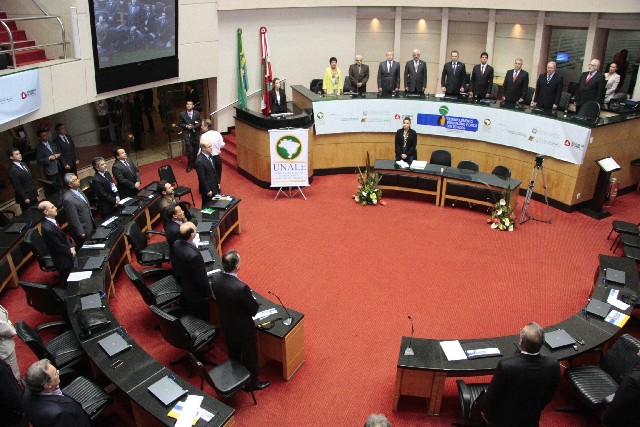 Evento na Assembleia de Santa Catarina discute a dívida dos Estados com a União