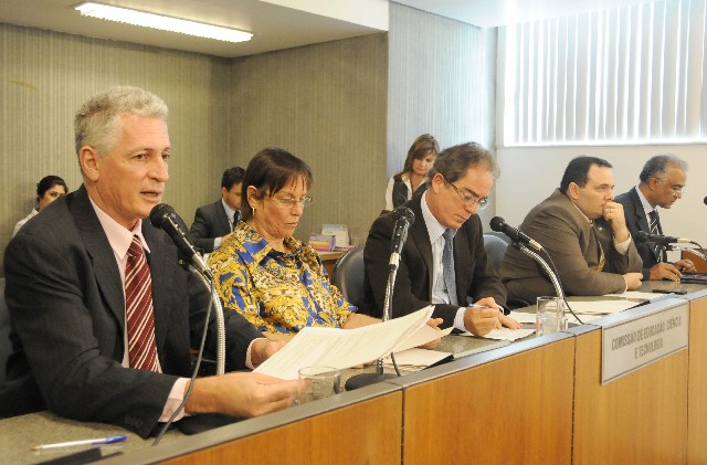 Comissão de Educação, Ciência e Tecnologia - debate sobre a situação dos educadores estaduais