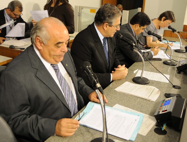 Dalmo Ribeiro Silva, relator, argumenta que risco trazido por serpentinas metalizadas justifica edição de lei para regulamentar o uso desse material