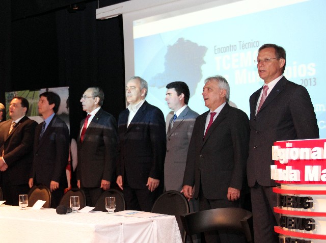 No evento de Juiz de Fora, Dinis Pinheiro disse que o momento é especial para os municípios aproveitarem os benefícios da Lei das Micro e Pequenas Empresas