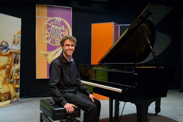 O pianista Mateus Junqueira abre o recital