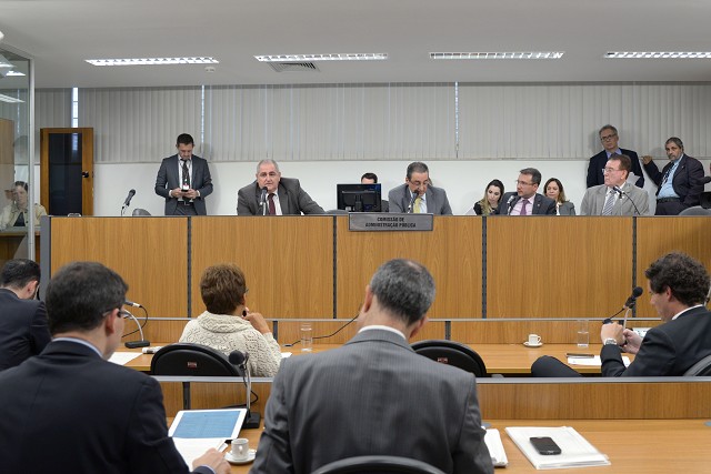 Comissão de Administração Pública debateu os PLs 3.397/16 e 4.136/17, que instituem um programa de regularização de créditos tributários