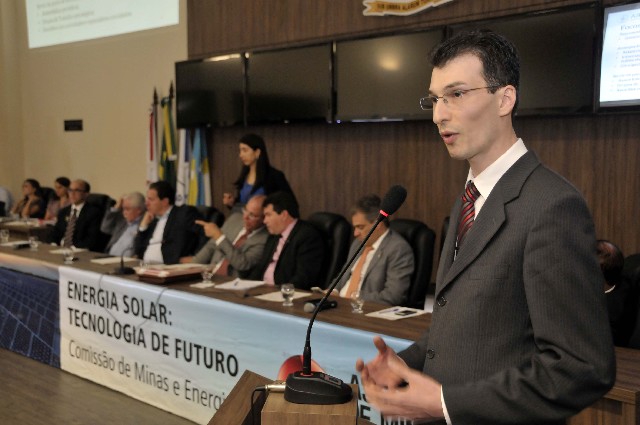 Rodrigo Sauaia ressaltou que existem obstáculos a serem superados para que o uso da energia solar seja ampliado