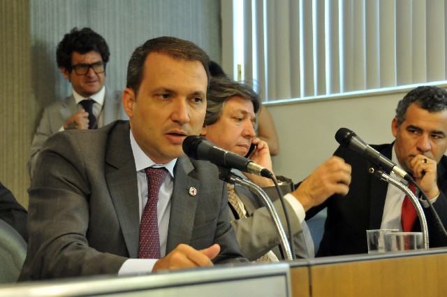 Comissão de Saúde - debate sobre criação de regiões de saúde interestaduais