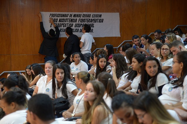 Comissão do Trabalho, da Previdência e da Assistência Social - debate sobre as condições de trabalho dos fisioterapeutas e terapeutas ocupacionais