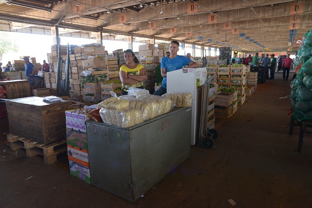 No dia 5 de junho, a Comissão de Agropecuária visitou a Ceasa Minas para conhecer as condições dos lojistas que comercializam alho