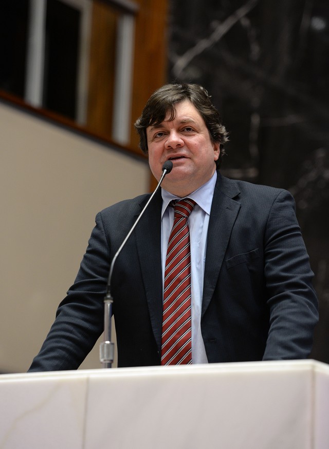 André Quintão falou do corte de recursos no Sistema Único de Assistência Social