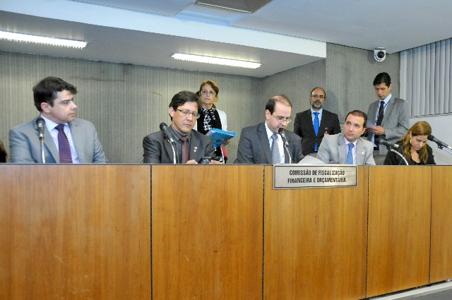 O PL 2.173/15 é de autoria do governador Fernando Pimentel e do TJMG e tramita em regime de urgência