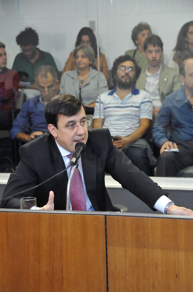 Vinícius Rezende garantiu que a situação será normalizada até o fim do ano