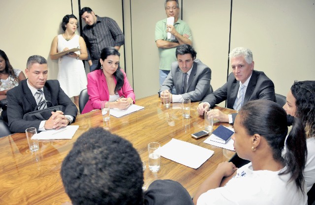 Um documento com todas as denúncias foi entregue aos parlamentares e será formalmente enviado à corregedoria pela Comissão de Direitos Humanos da ALMG