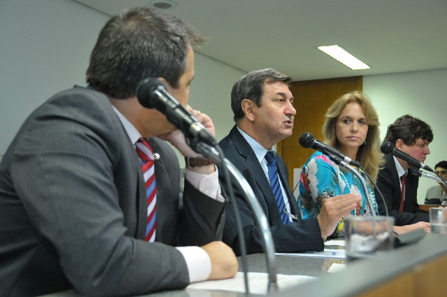 Comissão Extraordinária do Idoso - debate sobre a implementação de Conselhos do Idoso