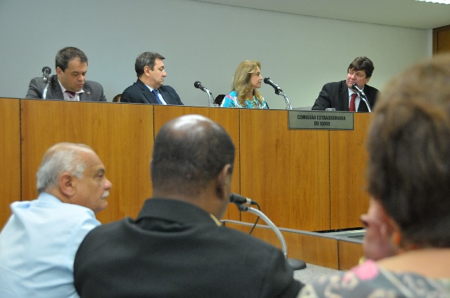 Comissão Extraordinária do Idoso - debate sobre a implementação de Conselhos do Idoso