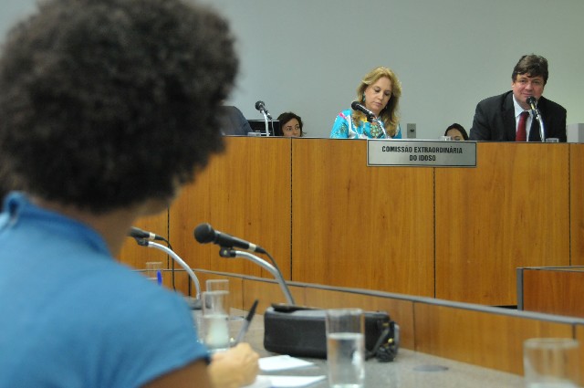 Comissão Extraordinária do Idoso - debate sobre a implementação de Conselhos do Idoso