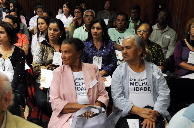 No Plenário, participantes ouviram especialistas falar sobre conquistas, problemas e desafios do Estatuto do Idoso para os próximos anos