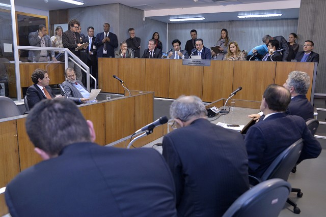 O relator e presidente da comissão, deputado João Magalhães, opinou pela aprovação do PL 4.135/17, na forma do substitutivo nº 1