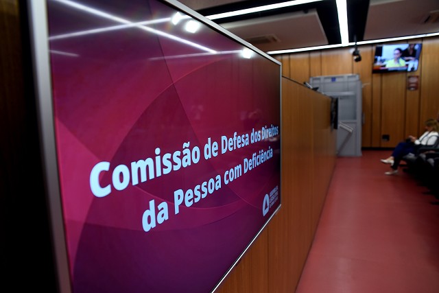 Comissão de Defesa dos Direitos da Pessoa com Deficiência - debate sobre a atuação do fisioterapeuta e do terapeuta ocupacional