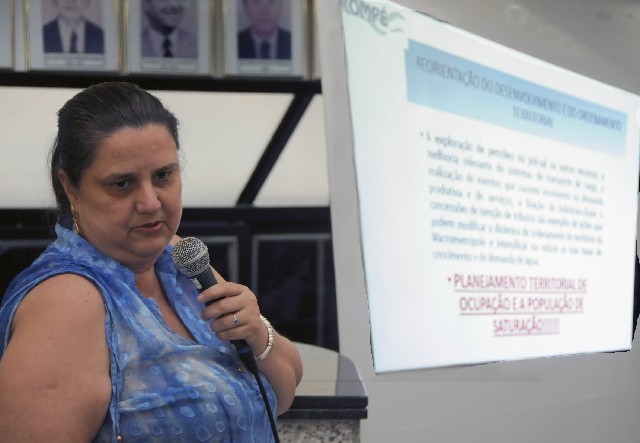 Maria Aparecida Vargas explicou que a transposição de águas não é uma das melhores opções, porém demanda menos tempo