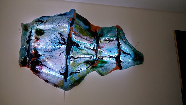 Magno Perez traz esculturas feitas com fibra de vidro com etileno, gesso, poliéster, pigmento e PVC