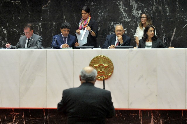 A mensagem destaca também que a alteração no critério da promoção de praças resultaria em novos gastos com pessoal, descumprindo o previsto na Lei de Responsabilidade Fiscal